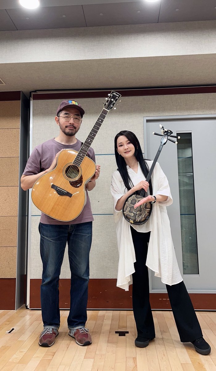 _yanawaraba_'s tweet photo. 毎年恒例にていきたいと思っている
coverミニワンマンLIVE
臼井ミトンさんとリハーサルしてきました！

ワンマンツアーのチケットも会場で販売してます！会場にお越しくださる方で
まだワンマンツアー悩んでる…っと言う方は
ぜひ、よろしくお願いします🙇🏻‍♀️🎫

ワンマンツアーhttps://t.co/HhGlsyKzf9 https://t.co/ajVW9brNYI
