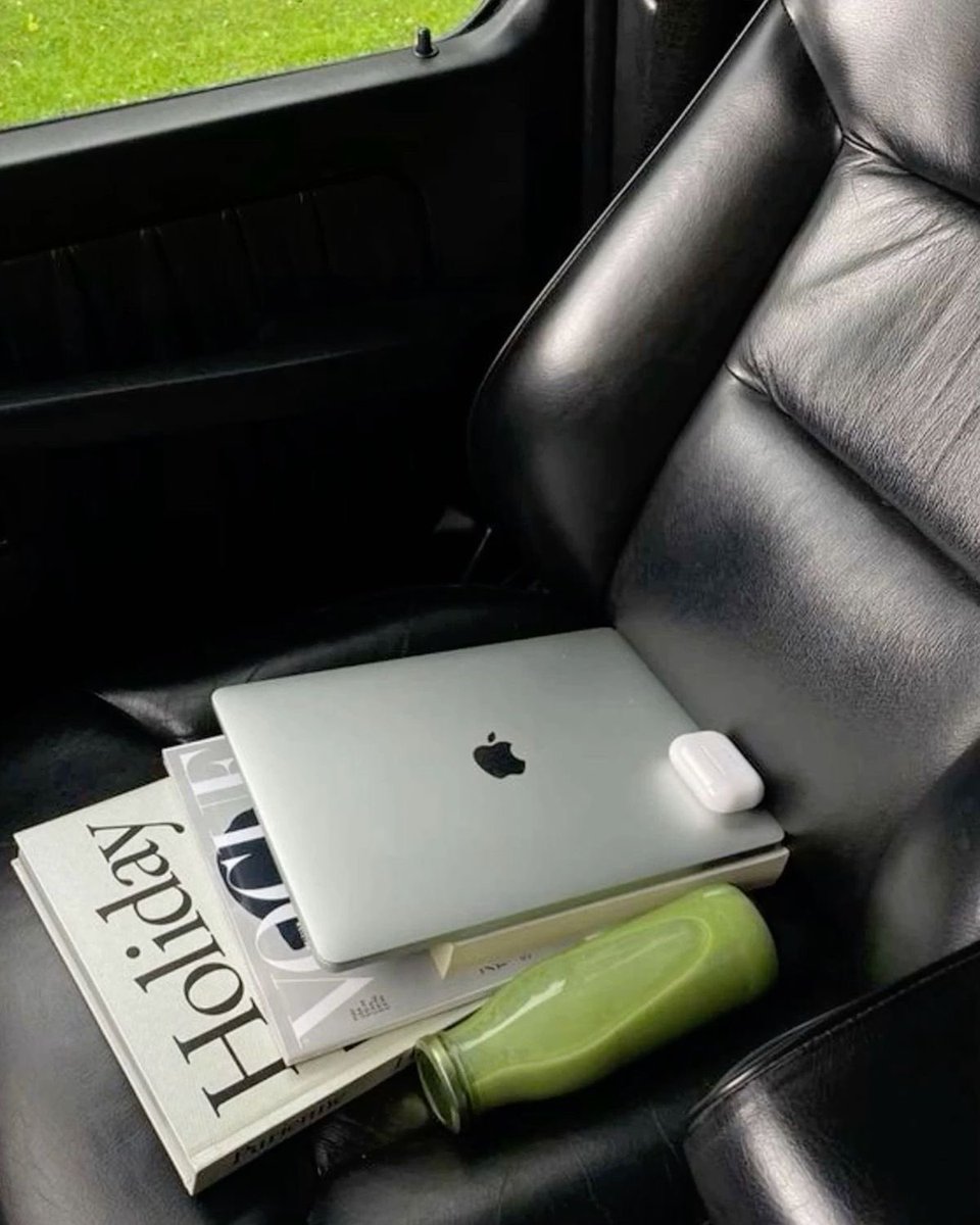 Eveboards's tweet photo. Working girl era https://t.co/0ix0UZFJ9n