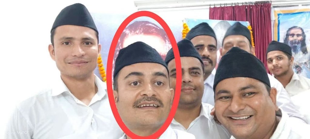 ashishkurai1's tweet photo. @ravish_journo और करने वाला आरएसएस का गिरीश पांडे https://t.co/sVLdpMFniz