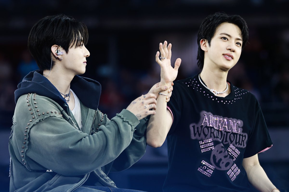 ALittleBraver92's tweet photo. 260717

#방탄소년단진 #김석진 #석진 #진 #BTSJIN #JIN 
#BTS_WORLDTOUR_ARIRANG https://t.co/zlH43WEbUJ