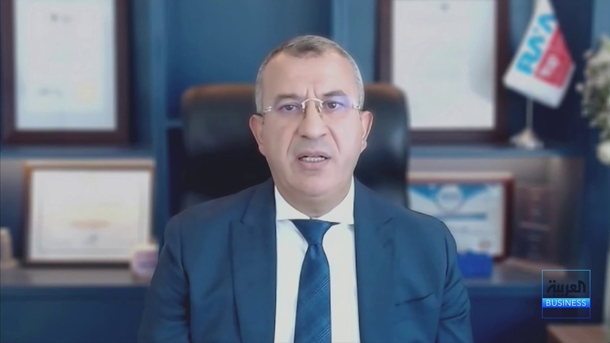 رئيس القطاع المالي في شركة راية القابضة المصرية حسام حسين: هوامش الربحية تأثرت بالتوترات الجيوسياسية وارتفاع تكاليف الشحن وسلاسل الإمداد. شهدنا تباطؤاً كبيراً باتخاذ القرارات الاستثمارية في بعض القطاعات الحيوية مثل القطاع المصرفي. تتركز أعمالنا الخارجية على السعودية والإمارات وقسم في نيجيريا وهذا ما رفع الإيرادات الدولارية لتشكل 27% من إجمالي الإيرادات. استثمرنا في النصف الأول نحو 80 مليون ريال في السعودية إضافة لمليار جنيه في مصر. حصلنا على موافقة مبدئية لتأسيس شركة تمويل استهلاكي في السعودية. تخارجنا من الاستثمار في شركة "أسطول" بعد تحقيق العائد على الاستثمار. ندرس عدداً من التخارجات قبل نهاية العام لكن بشرط تحقيق العوائد المستهدفة. NaserElTibi جرس الإغلاق _Business 