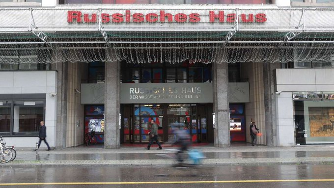 jurgen_nauditt's tweet photo. Does anyone have a Chancellor with a backbone to spare? Germany urgently needs a replacement.

France warns: The Russian House in Berlin serves as a cover for spies and saboteurs.
German media have long been reporting on this. 
And the Federal Government? No contact with the operators for years. Is that what you call diplomacy?
No.

That is security naivety.
Diplomatic self-paralysis.
Organized irresponsibility.

They are allowing a suspected Kremlin platform to keep operating right in the middle of Berlin—and are even paying the property tax for Russia.