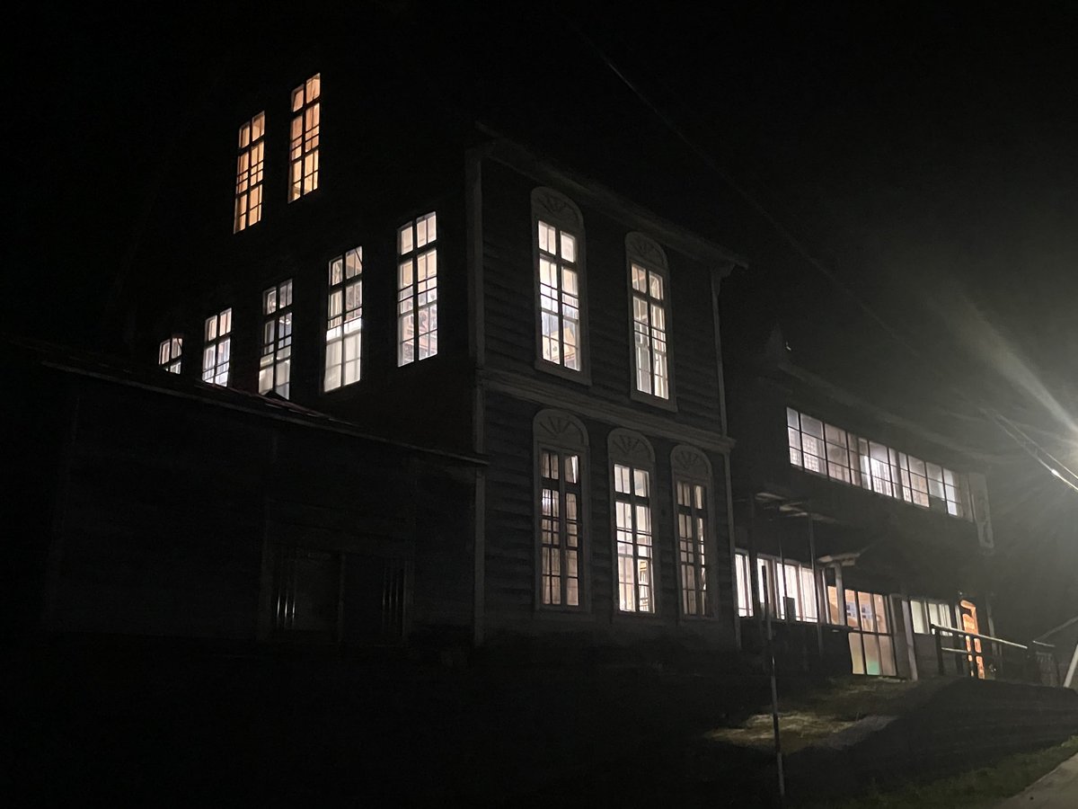 shotonbetsu's tweet photo. 本日より丹波屋まつりサブイベント「内部照明点灯」を開始しました。札幌からは見学にこられたご夫婦、名寄からは写真撮影にお越しいただきました。
点灯時間は午後7時から午後10時頃、8/22（土）まての10日間となっております。見学の際は車と野生動物にご注意ください。
内部見学は出来ません。 https://t.co/UbPvRvefxg