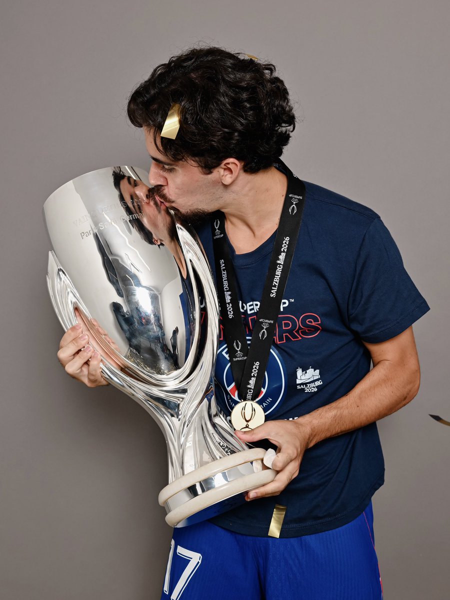 PSG_inside's tweet photo. 😁🏆🎉 https://t.co/Ib9Ytzjbue