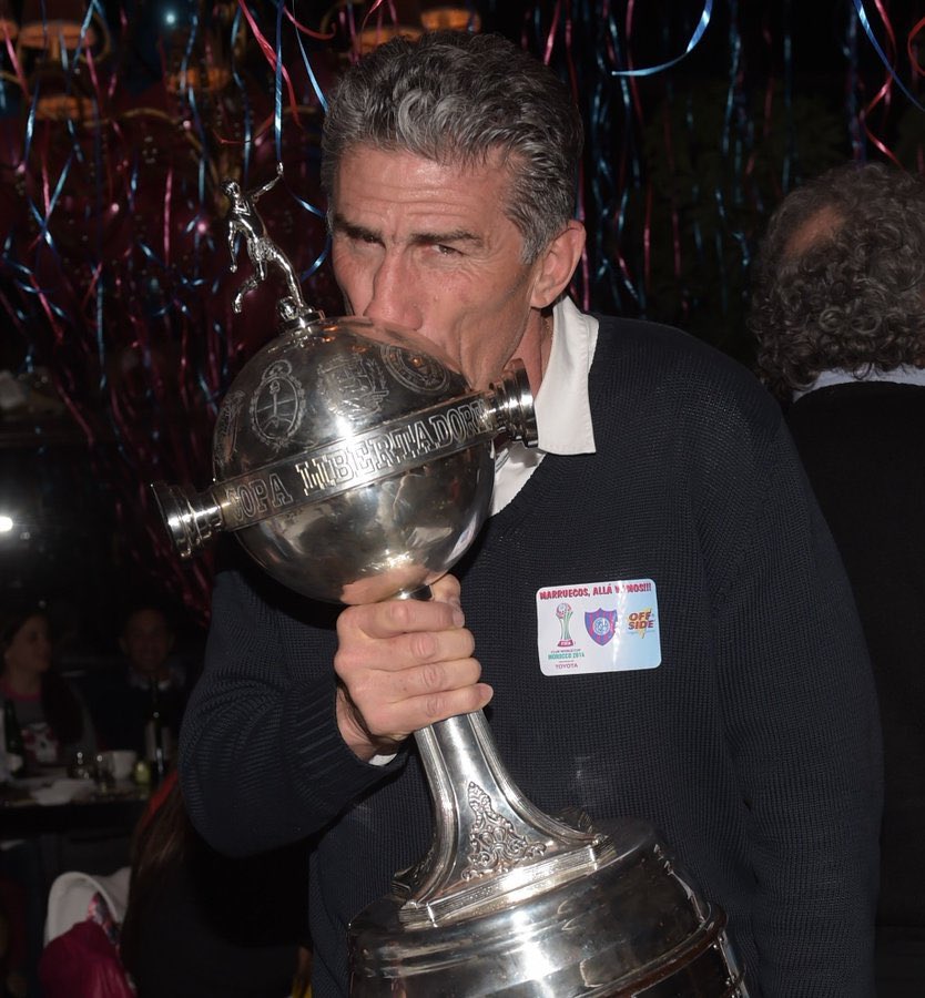 tomilosredondos's tweet photo. El que se pasea por los streams hablando del club le contaba las costillas al tipo que nos regaló la alegría más linda de todas EL MISMO AÑO.

“Feo con ganas”, un mes antes de jugar la final del mundo con un equipo desarmado.

Gracias toda la vida, Patón. 
Tinelli nunca más. https://t.co/BkqG2GYuzO