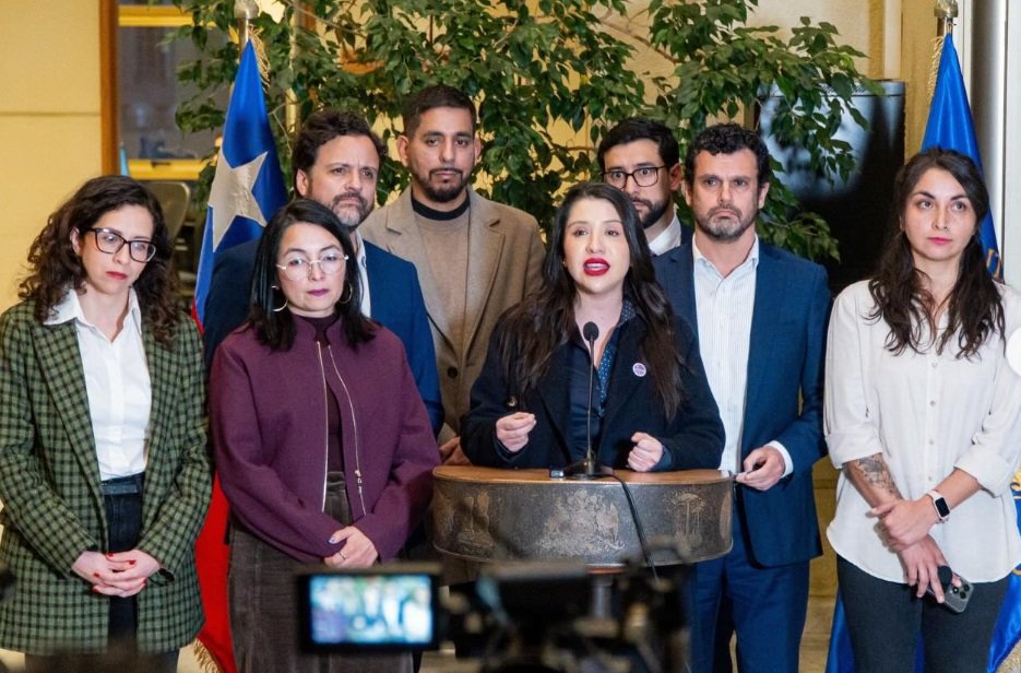 GAMBA_CL's tweet photo. Diputados aprueban la Ley Naín Retamal 2.0: PC y Frente Amplio votaron en contra para defender a los delincuentes https://t.co/pyQMxM1kcG https://t.co/ND0OQhQH8z