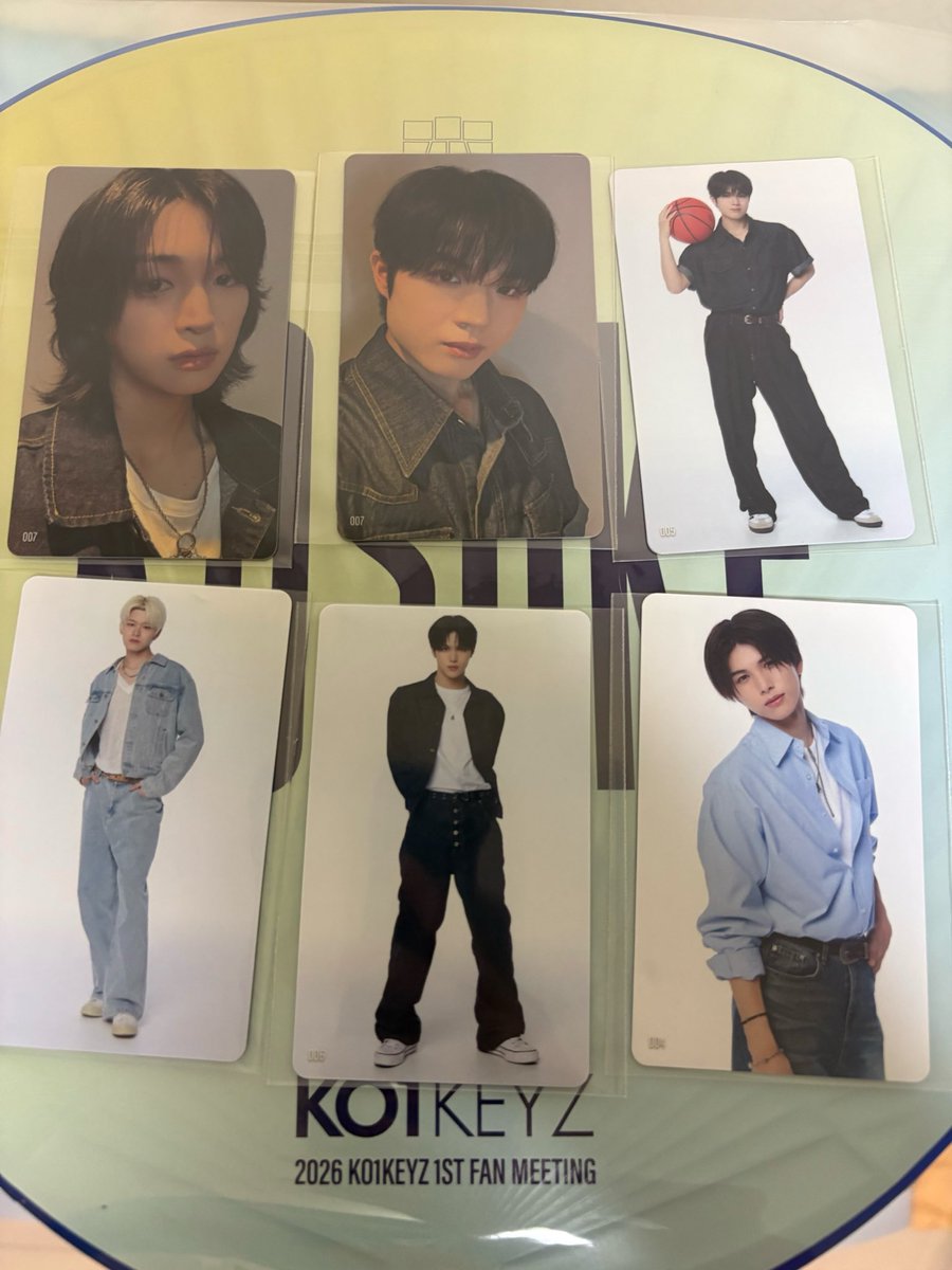 qbm925's tweet photo. KO1KEYZ トレカ 1ST FAN MEETING ファンミ グッズ ラントレ 7000円トレカ 交換

【譲】 KEITO.YUKI.YURA.RYUJI.ISSA

【求】 画像2枚目のKOUSUKE 

異種交換◎

📮郵送交換、9/9.10手渡し可
お気軽にお声がけくださいませ😊

#KO1KEYZ交換 #KO1KEYZ #コイキーズ https://t.co/A1YtzuRCnn