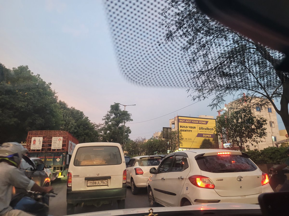chanakyajalda's tweet photo. Requesting @LbnagarTrPS @CYBTRAFFIC to close U turn at TKR college during peak hours. The stretch became narrow due to temple one side and U turn at otherside also ongoing flyover construction work.The commute became tough increasing travel time to public. Pls look into the issue https://t.co/EcSfP31GQf