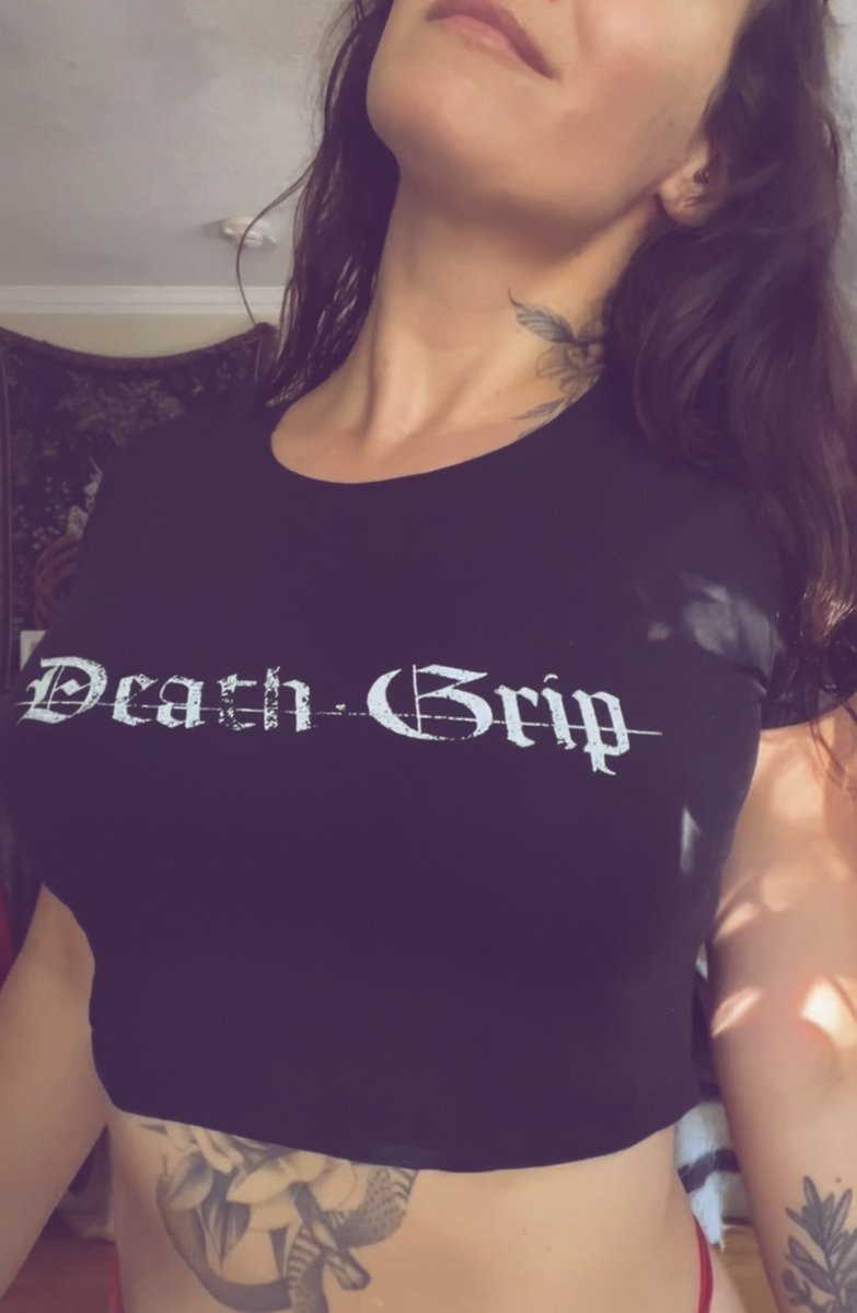 Persephonic__'s tweet photo. you, me, and your friend 🤭✨ https://t.co/hYv3ngqfM3