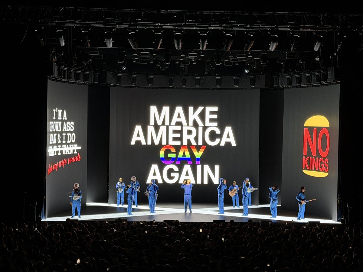 highlow_life's tweet photo. DAVID BYRNE、最高でした。このライブを観に来れて本当に良かったと、心から思えたステージでした。 https://t.co/gL9lNkzmFe