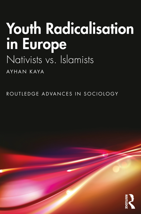 BILGI_European's tweet photo. 📚Prof. Dr. Ayhan Kaya’nın "Youth Radicalisation in Europe: Nativists vs. Islamists" çalışması; derinlemesine görüşmelere dayanarak gençlerin eşitsizlik, güvencesizlik ve mekânsal marjinalleşme deneyimlerinin radikalleşme süreçlerindeki rolünü inceliyor.
🔗https://t.co/szxlf8gas5 https://t.co/yHkQxEmXKt