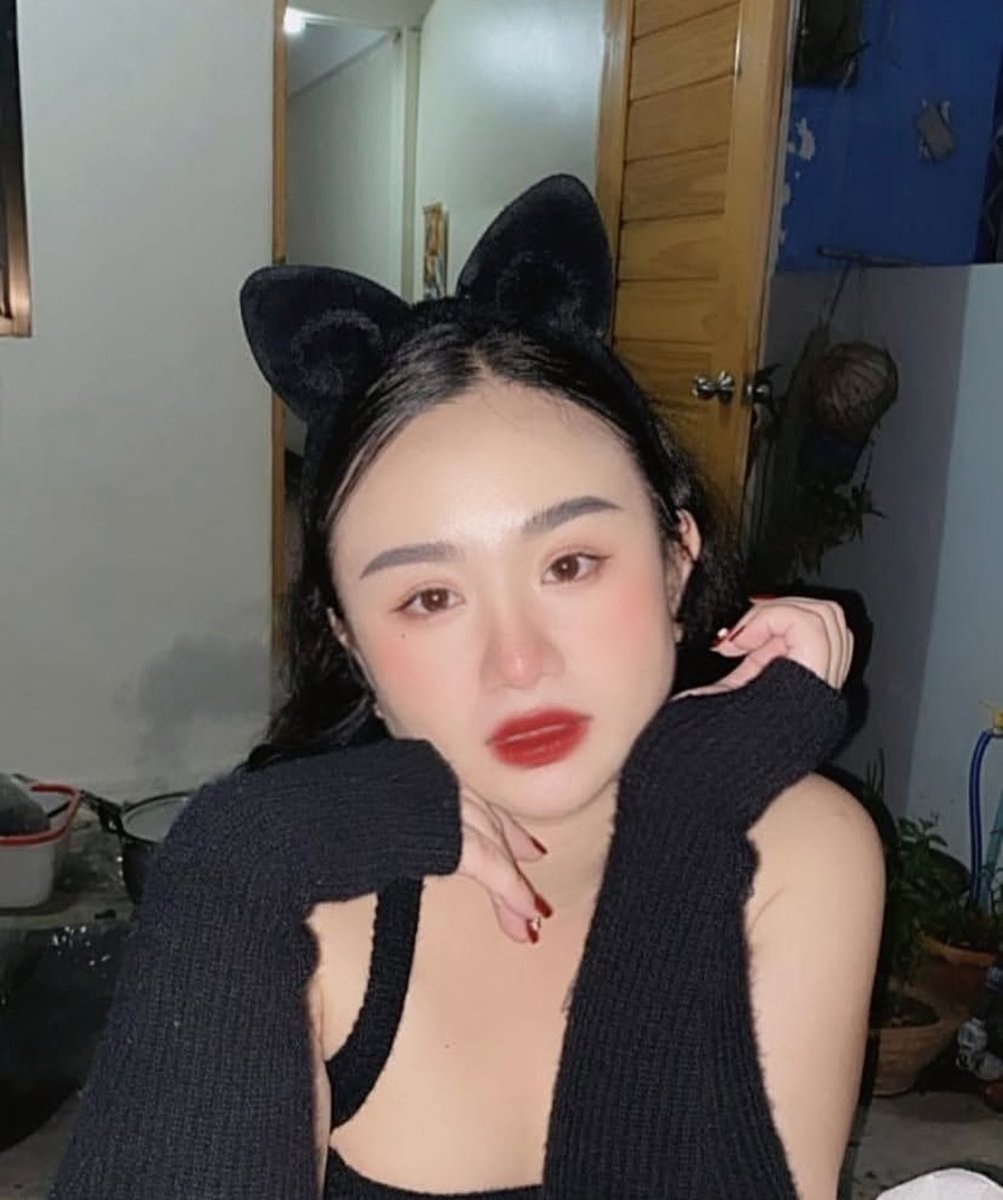 Patcha123321's tweet photo. อยากเปนแมวอ้อนใครสักคน😅 #สาวอ้วน https://t.co/M6w1bhmtHj