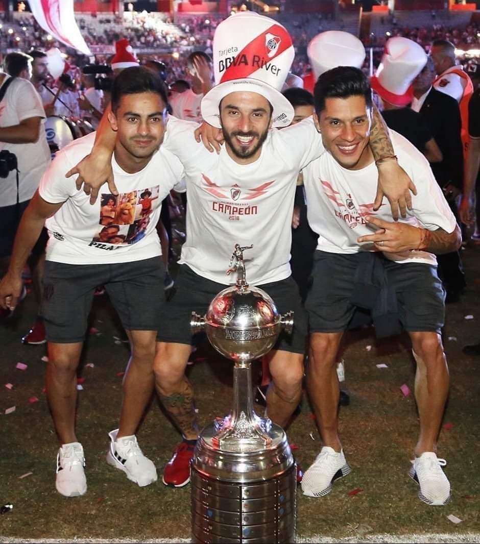 Ramonista_'s tweet photo. Éramos tan felices y lo sabíamos completamente. https://t.co/kAViIH7rzJ