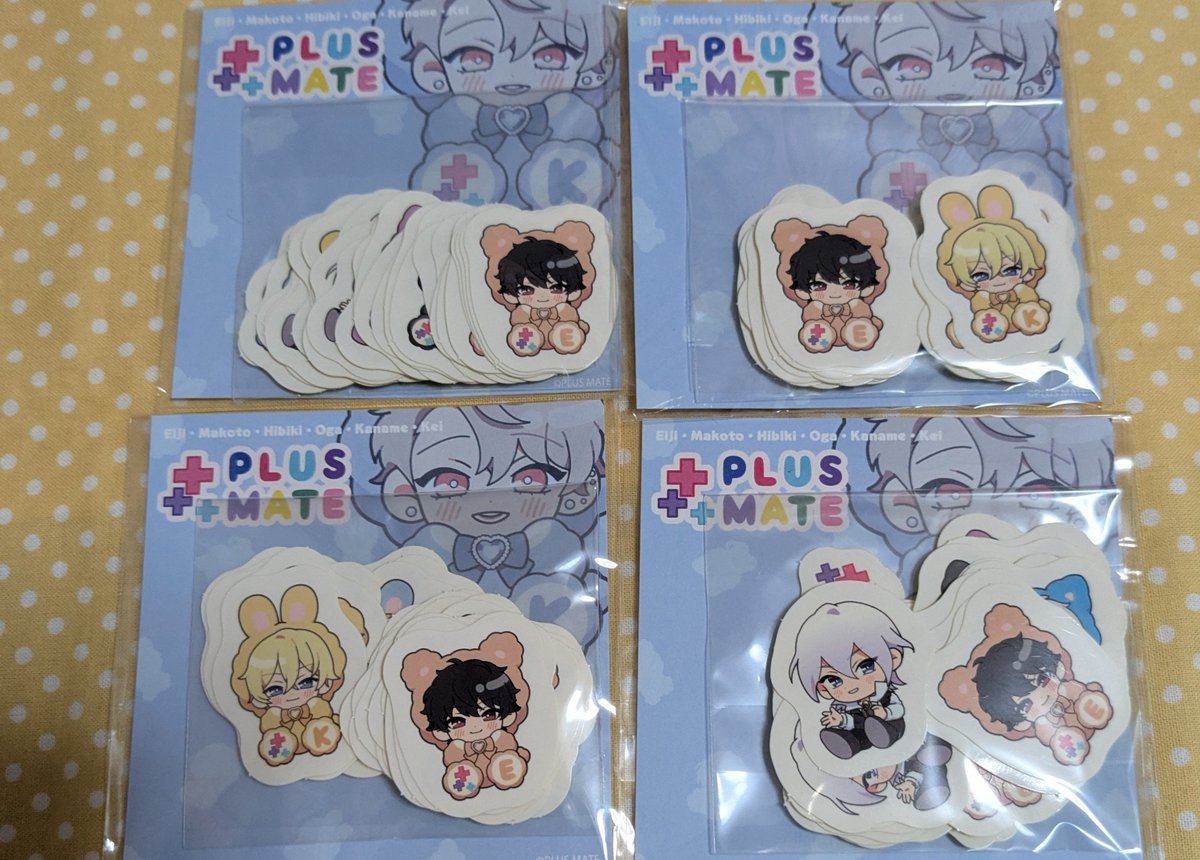 Dmg8n2's tweet photo. 【交換】
プラスメイト　PLUSMATE　特典　ホログラム缶バッジ
譲→画像参照
求→前回のホログラム缶バッジ：九条
・他異種交換あれば、ご相談ください。
・フレークシールは合わせて交換可能でしたらお願いします🙇 https://t.co/FIoBg1JnqJ