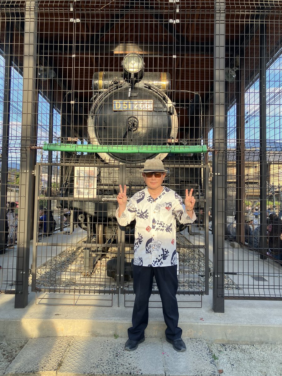 shodaiman8's tweet photo. 昨日は岐阜県中津川市の花火大会に行き
家族3人でゆっくり
夏の夜空を楽しみました
峠をいくつ越えたのか帰宅したのは22:30でした😄 https://t.co/nLJtbgdxxq