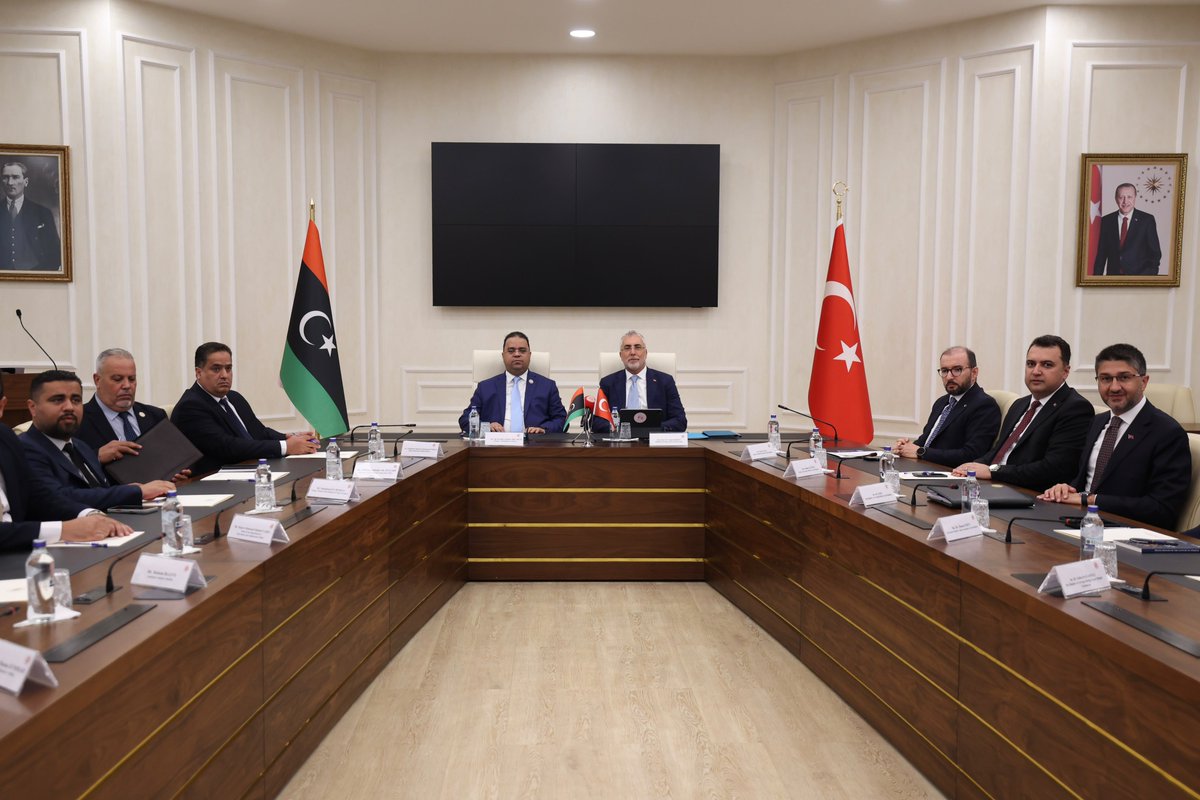 isikhanvedat's tweet photo. Libya Çalışma ve Rehabilitasyon Bakanı Sayın Ali Al-Abed Al-Rida ile Bakanlıklarımız arasında Çalışma ve İstihdam Alanlarında İşbirliğine Yönelik Mutabakat Zaptı’nı imzaladık.🇹🇷🇱🇾 

Böylelikle bu alanlarda iş birliğimizi güçlendirmeye, bilgi ve tecrübelerimizi aktarmaya giden yolda önemli bir adımı attık. Ortak Çalışma Komisyonumuzun hazırlayacağı eylem planlarının hedeflerini ve yol haritasını ele aldık.

Kardeş ülke Libya ile mesleki eğitimden istihdama, iş sağlığı ve güvenliğinden sosyal güvenliğe kadar birçok alanda politikalarımızı paylaşacağız.🤝