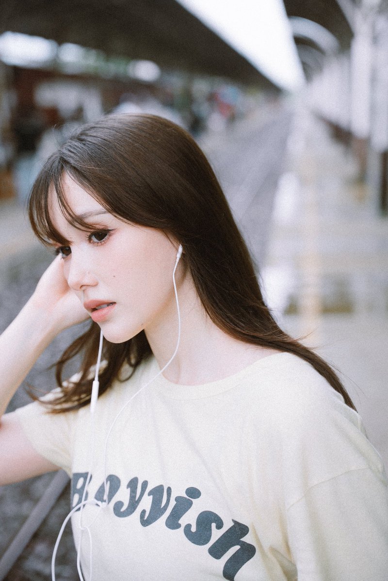 yolochari's tweet photo. ฟังเพลงด้วยกันคับเธอ 
#yolochari https://t.co/qYjp1FmZxW
