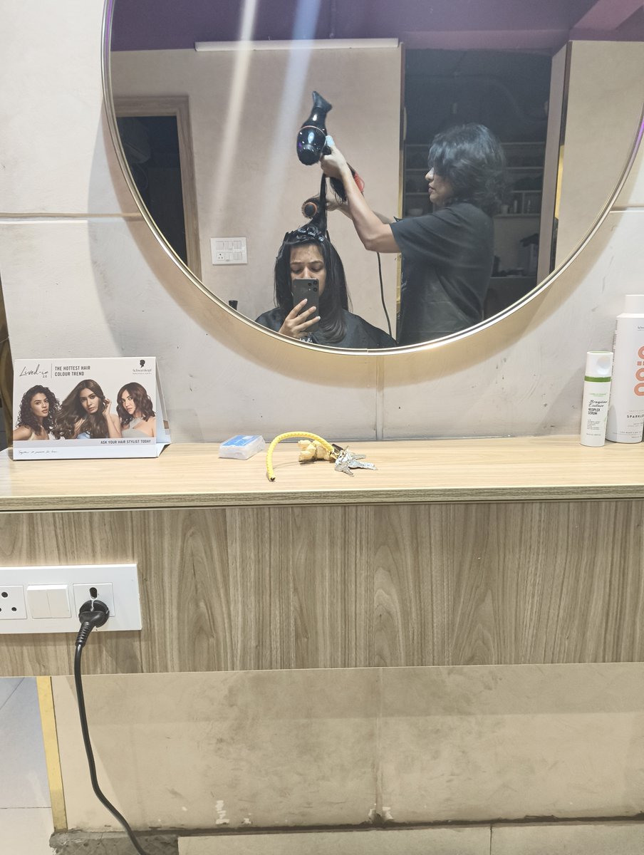 callmeshalzz's tweet photo. Wet > dry > cut > blow. You are READY😈 https://t.co/ktinUpKwPx