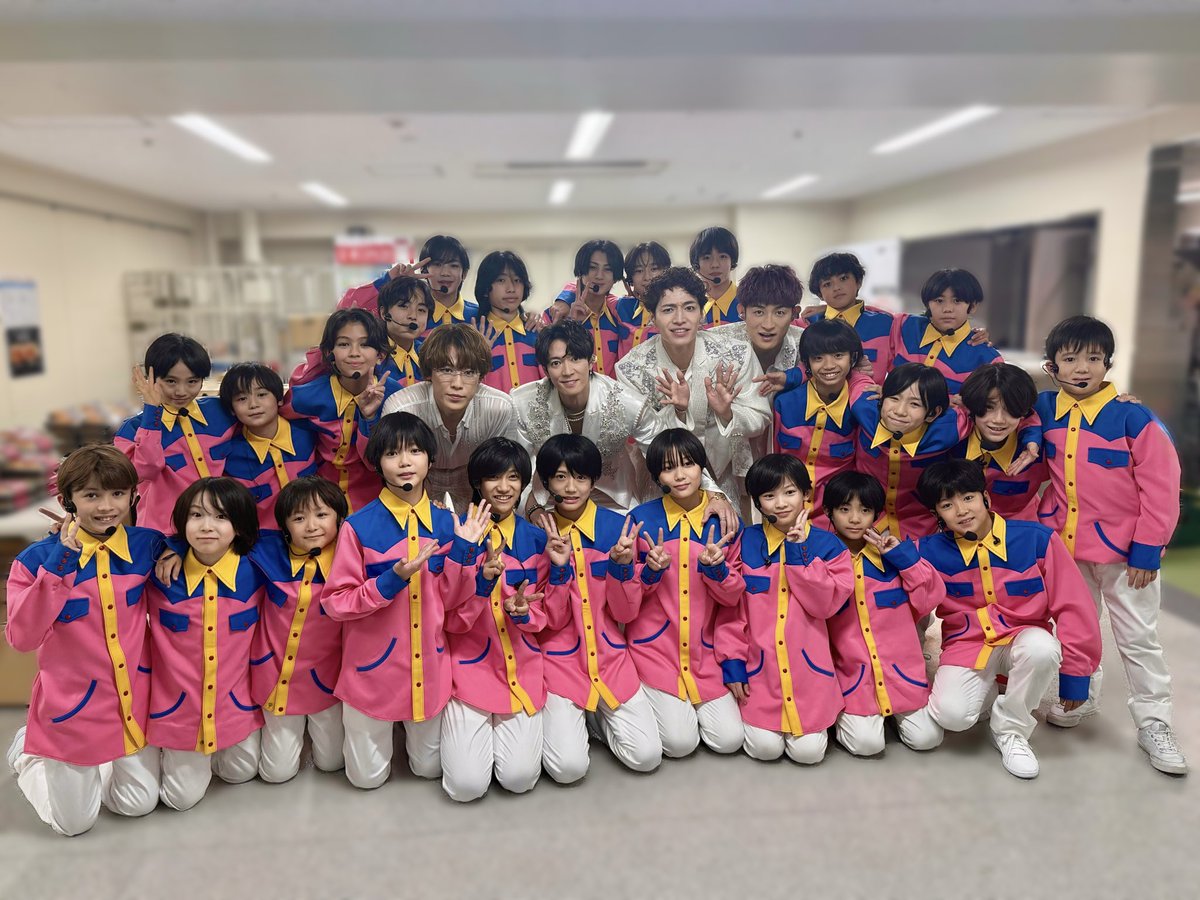 jr_official_X's tweet photo. #ふぉ〜ゆ〜 さんのコンサート
『 ふぉ～ゆ～ 一夜限りの15周年LIVE I♡YoU ～3939です～ 』

#ジュニア がバックとして出演させていただきました🌈🎶✨

ありがとうございました🌟 https://t.co/qXJs6JEeqx