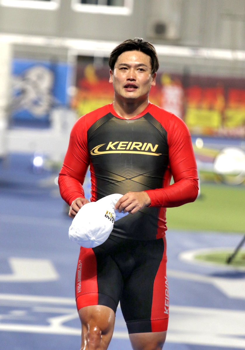 aomorikeirin's tweet photo. 🎆 #オールスター競輪 G1🎆

落車の影響が心配されていた新山響平 選手ですが…

これぞ『北の結束‼️』🔥

ラインの援護を受け、見事に逃げ切りました✨
誰にも前を出させない、響平選手らしい力強い走りでした🔥

そして、#郡司浩平 選手の熱烈なファンの方や、熱い響平ファンの大声援が、テレビ越しにも聞こえてきました📣

今回、現地へ行けなかった #新山響平後援会 会長も、

「こんなにたくさんの皆さんに応援してもらっているんだと思ったら、涙が溢れてきました」

と話していました😢✨

🔸準々決勝B🔸

#守澤太志 選手
#山崎芳仁 選手
#大槻寛徳 選手

🔸準々決勝A🔸
#阿部拓真 選手
#新山響平 選手
#菅田壱道 選手
#渡部幸訓 選手
#中野慎詞 選手

北日本から８名が準決勝進出を目指します🔥

ガンバレ🔥 北日本‼️

そして、地区プロを控えているだけに、

#新田祐大 選手、#成田和也 選手の怪我の状態も心配です😢

🔸写真提供🔸
新山響平後援会専属カメラマン📸