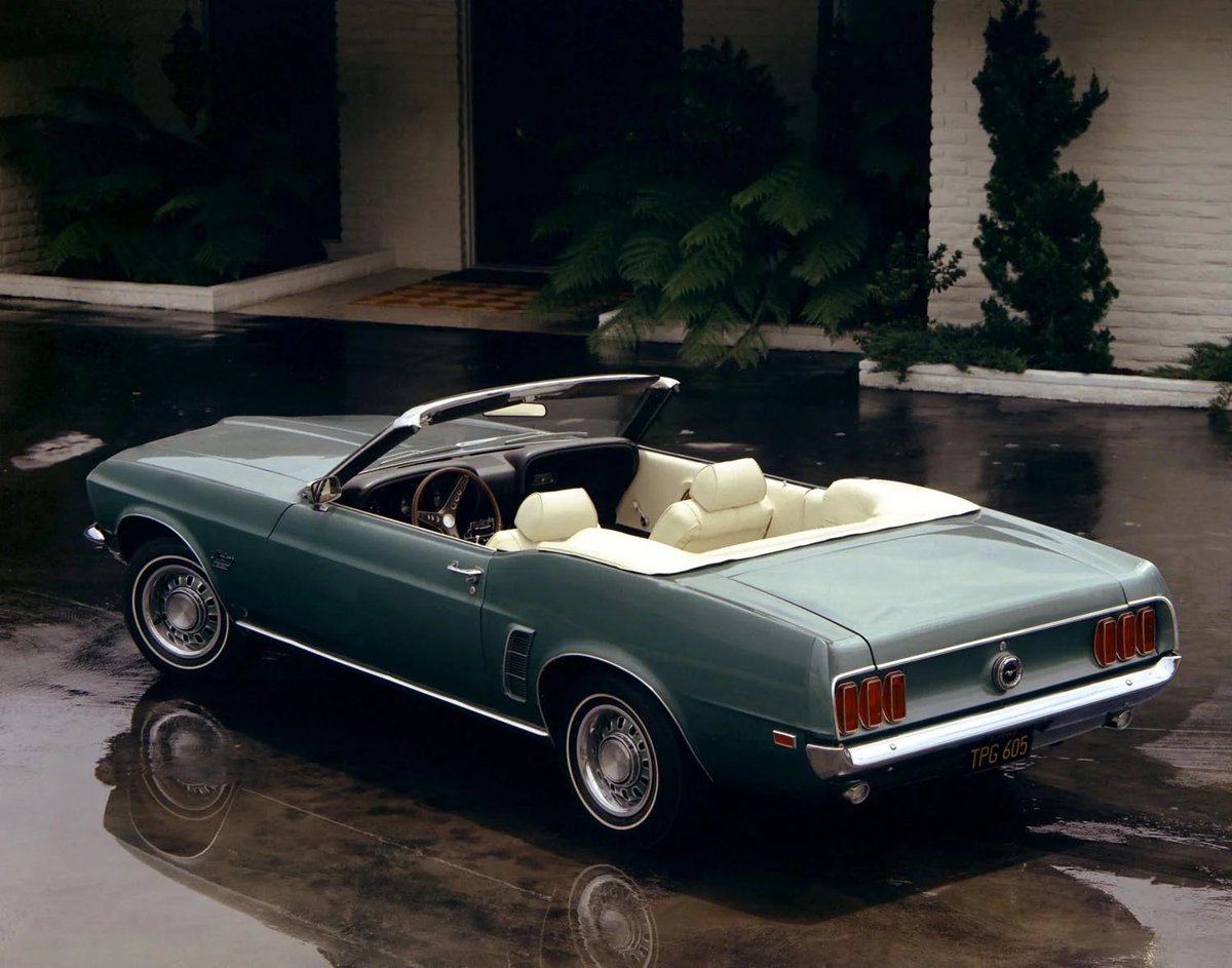 luusssso's tweet photo. Beautifully photographed cars from Ford Motor Company’s 1969 lineup https://t.co/OwI5nfC1je