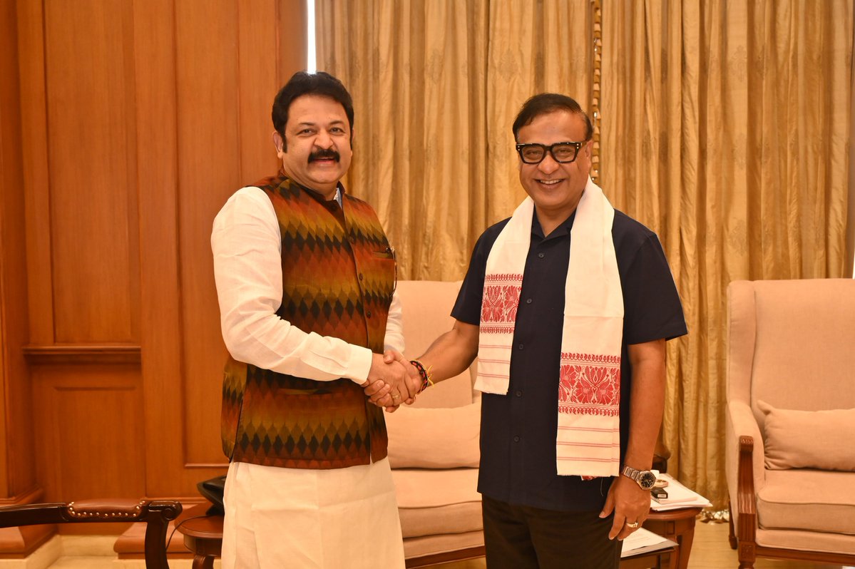 CMOfficeAssam's tweet photo. Chairman of the National Film Development Corporation (NFDC), Shri G. Krishnakumar, called on HCM Dr @himantabiswa yesterday.

​Discussions centered around strengthening Assam's film ecosystem, expanding infrastructure and boosting opportunities for local cinema and creative talent in the state.

@actorkkofficial