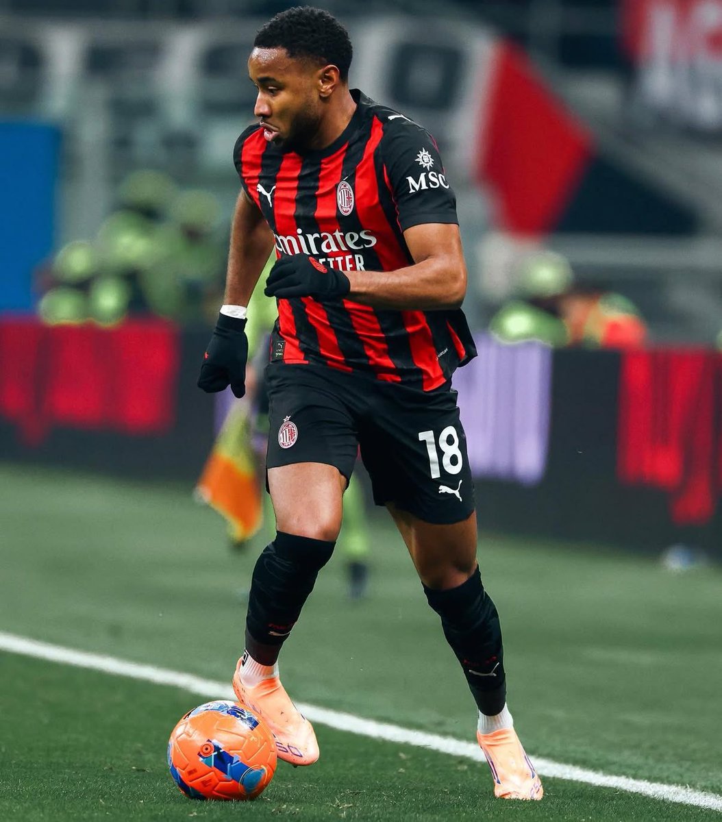 _BeFootball's tweet photo. 🚨 CHRISTOPHER NKUNKU 🇫🇷 EST À VENDRE, UN AN APRÈS SON ARRIVÉE À L’AC MILAN !!!! ❤️🖤👋 

Ruben Amorim 🇵🇹 l’en a informé aujourd’hui.

(@SkySports via @FabrizioRomano) https://t.co/0Z5XNDTIRz