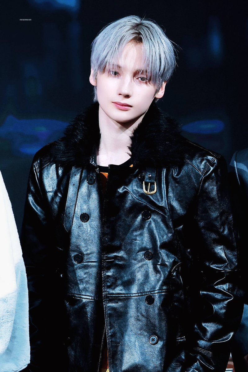 newmoon_iiii's tweet photo. Happy birthday🎂

#HUENINGKAI #휴닝카이
#투모로우바이투게더 #TXT https://t.co/xiO7Yu8V0O