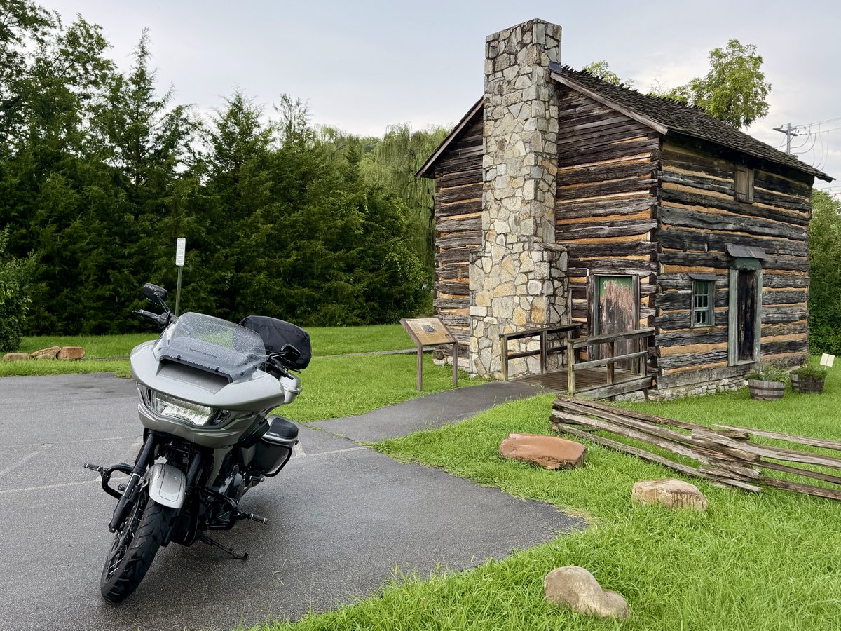 TheOutlawCPA's tweet photo. Highlight stop for a rainy Day 2 was Greenville, TN. Saw the Seth Babb Log Cabin, Andrew Johnson Birthplace, Andrew Johnson National Cemetery, and other Johnson historic sites. @POTUS17Johnson #POTUS17 #TTFF https://t.co/NSOVTnB9bT