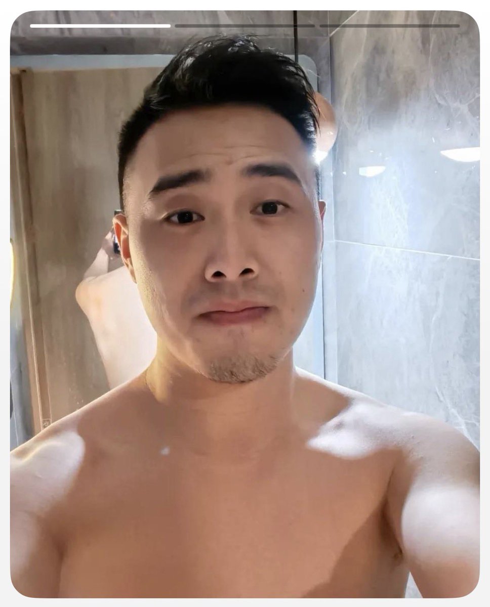 Heheqp7's tweet photo. 这款也好帅 好骚 自己口皮炎给我看 粗口 人夫感很强 喜欢 #直男 #人夫 #爷们 https://t.co/W2NbYMS8VL