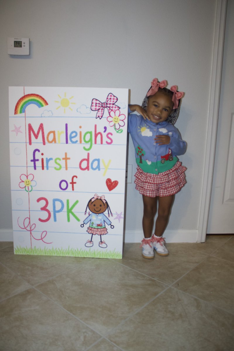 forevershamari's tweet photo. Little Girl. Big Milestones 🍎✏️ #FirstDayofSchool #3pk https://t.co/lWfyxb2z9p