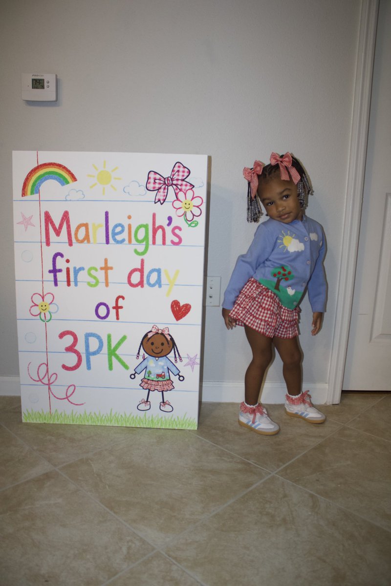 forevershamari's tweet photo. Little Girl. Big Milestones 🍎✏️ #FirstDayofSchool #3pk https://t.co/lWfyxb2z9p