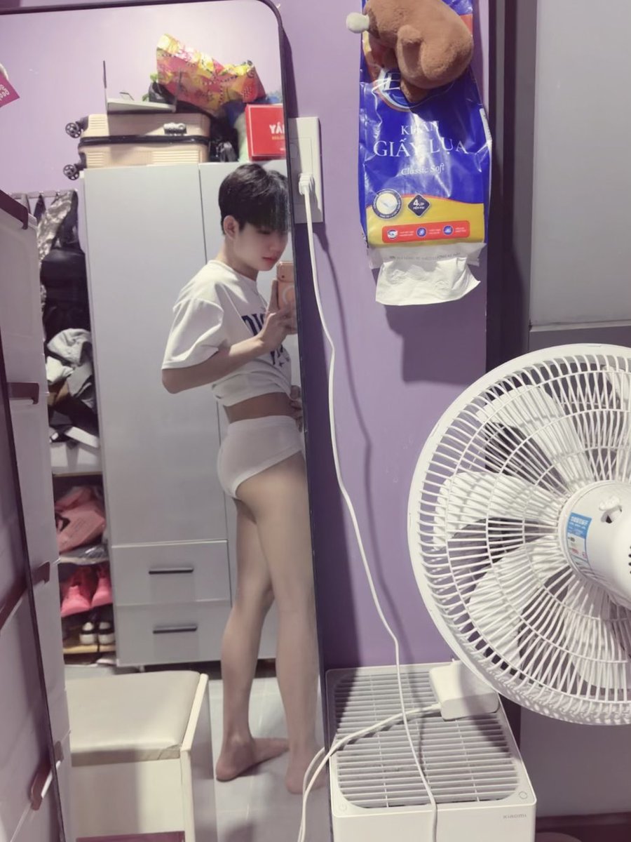 nguyenhoangvuca's tweet photo. Sẽ còn tệ hơn nữa 🐳🤍🩵 https://t.co/tzhT9tGdWB