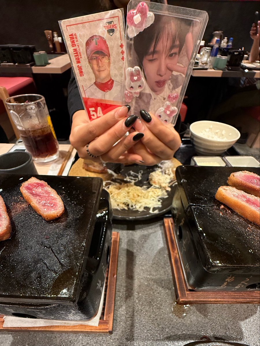 bbackbaksa's tweet photo. 밥만나오면너무과해빡사야 https://t.co/wqsuQlOSli