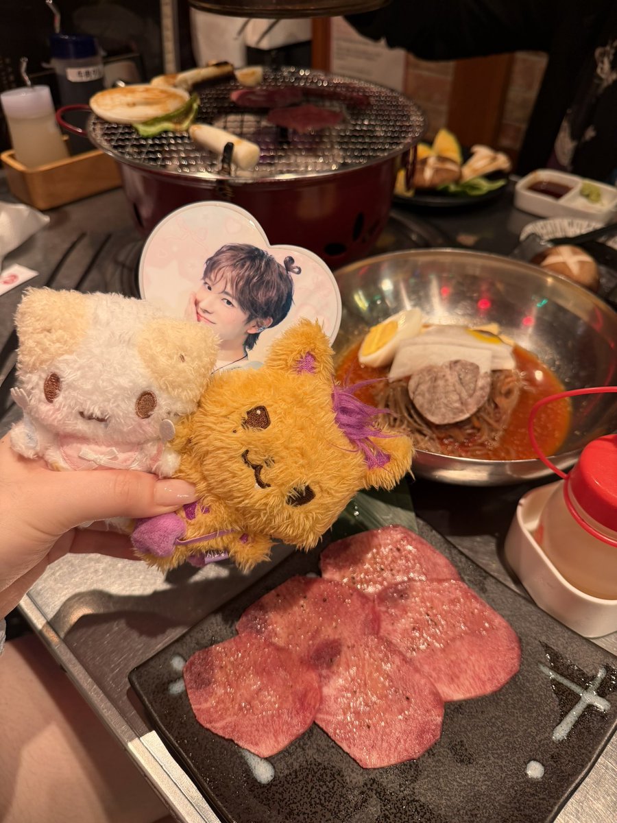 bbackbaksa's tweet photo. 밥만나오면너무과해빡사야 https://t.co/wqsuQlOSli