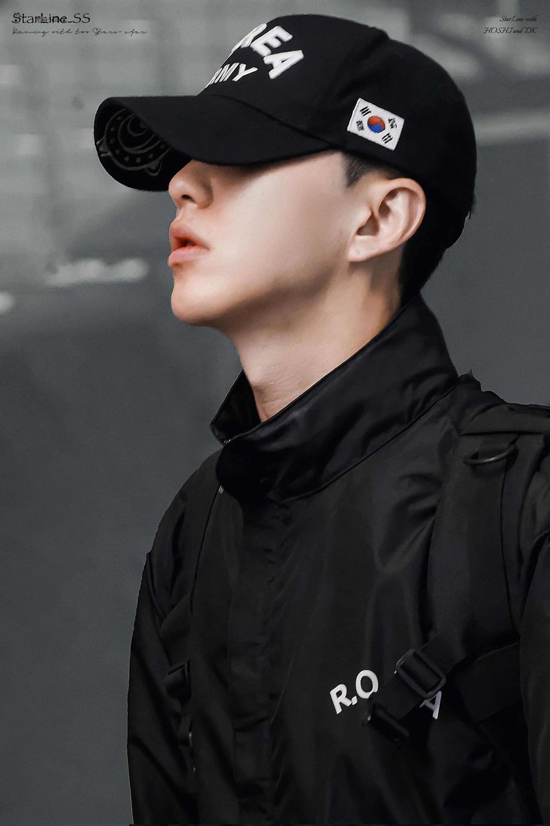 hwcz_future's tweet photo. 군대 전역 이별 #호우 #순훈
전역숝×차는인간훉 https://t.co/YKZ7OHuSsX