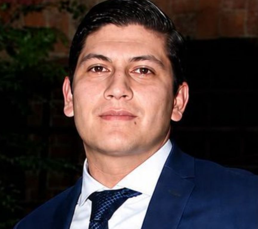 Eco1_LVM's tweet photo. 🚨🚨🚨-Jalisco-

Se localizó con vida a Mario Pizano de 28 años; quien había sido reportado como desaparecido en Guadalajara.

Es hijo de Mario Pizano Ramos, el ex consejero de la Judicatura, y sobrino de Héctor Pizano del actual Procurador Social. https://t.co/PdR85Qhs0W
