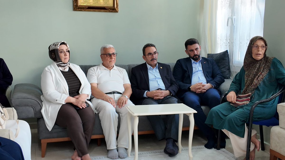 akincemal's tweet photo. 📍Çukurova 

“AK Parti teşkilatları; gücünü milletimizden, heyecanını hemşehrilerimizle kurduğu gönül bağından alıyor.”

Kıymetli Milletvekilimiz Sn. Abdullah Doğru ile birlikte, Mucire Evreüz’ün ev sahipliğinde kıymetli hemşehrilerimizle bir araya geldik.

Samimi sohbetleri, güzel muhabbetleri ve misafirperverlikleri için kendilerine teşekkür ediyoruz.

Hemşehrilerimizle kurduğumuz güçlü bağ, bizlere güç ve yol göstermeye devam ediyor. 

@omerrcelik @abuyukgumus @avmustafaozkan @KaramikSunay @abdullahdogru01 @farukaytek