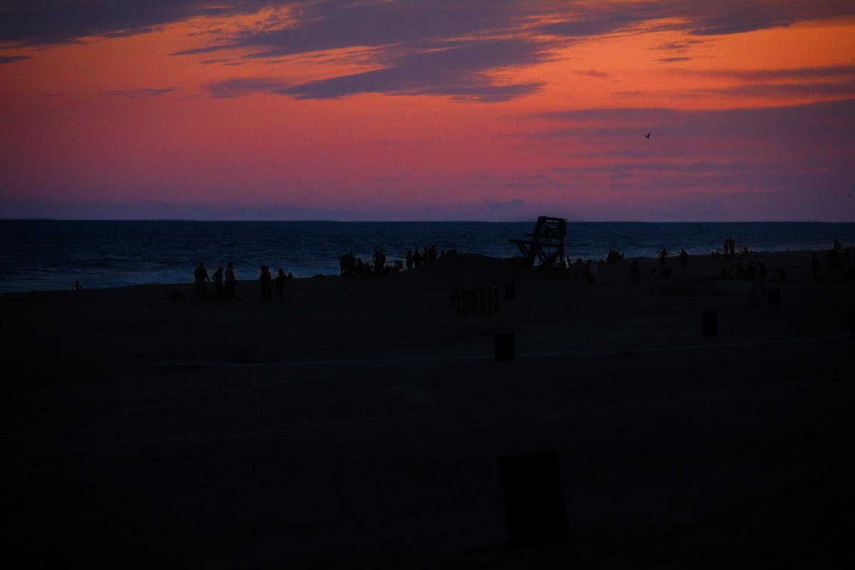 Fry12130's tweet photo. Sunset kind a day. Robert Moses Beach Field 5 https://t.co/PiwEBPQZn9