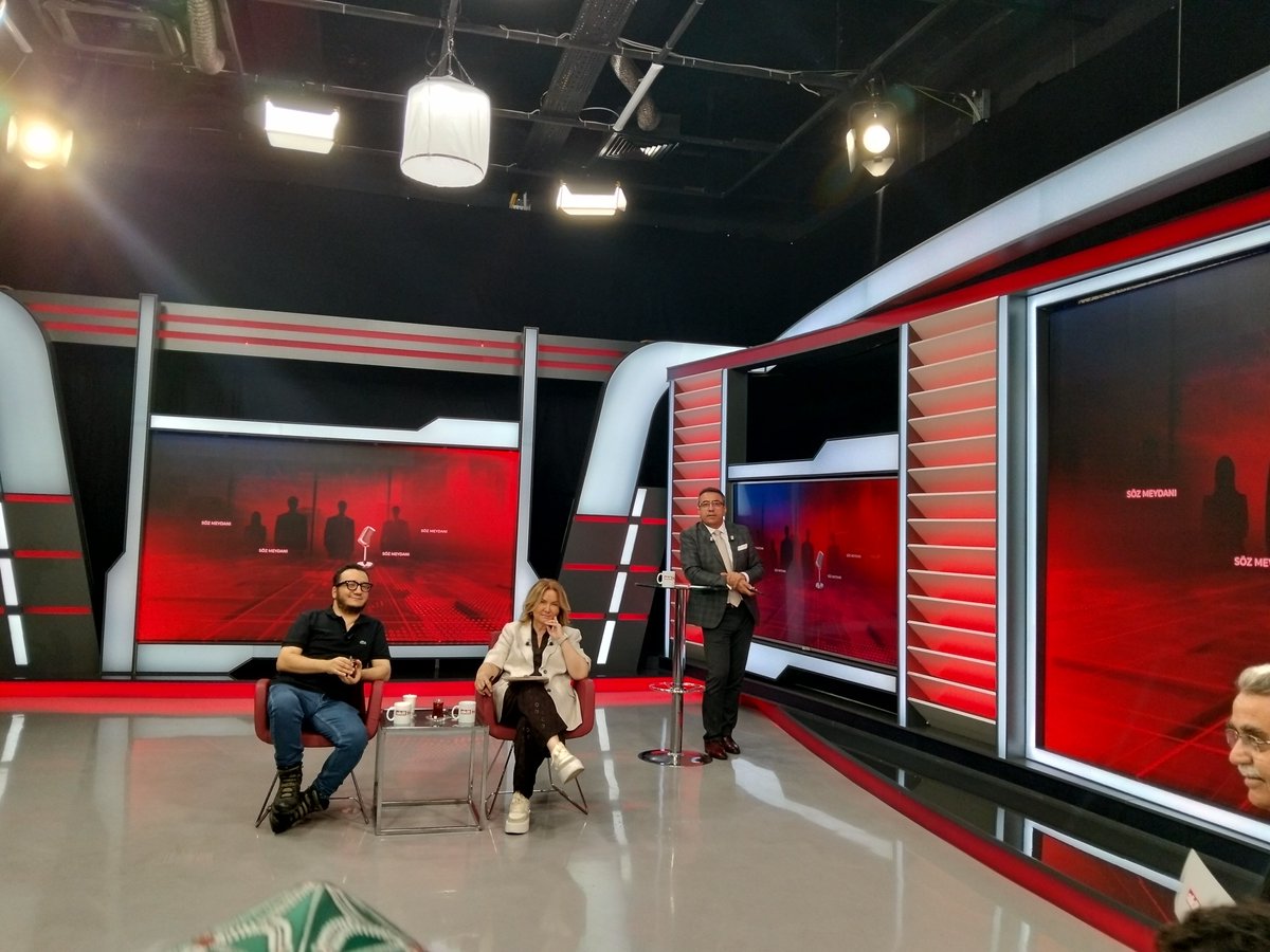 edaviyetezgelen's tweet photo. @sabrisahsuvar
@OytunErbasFan
#akittv https://t.co/YENTodurg3