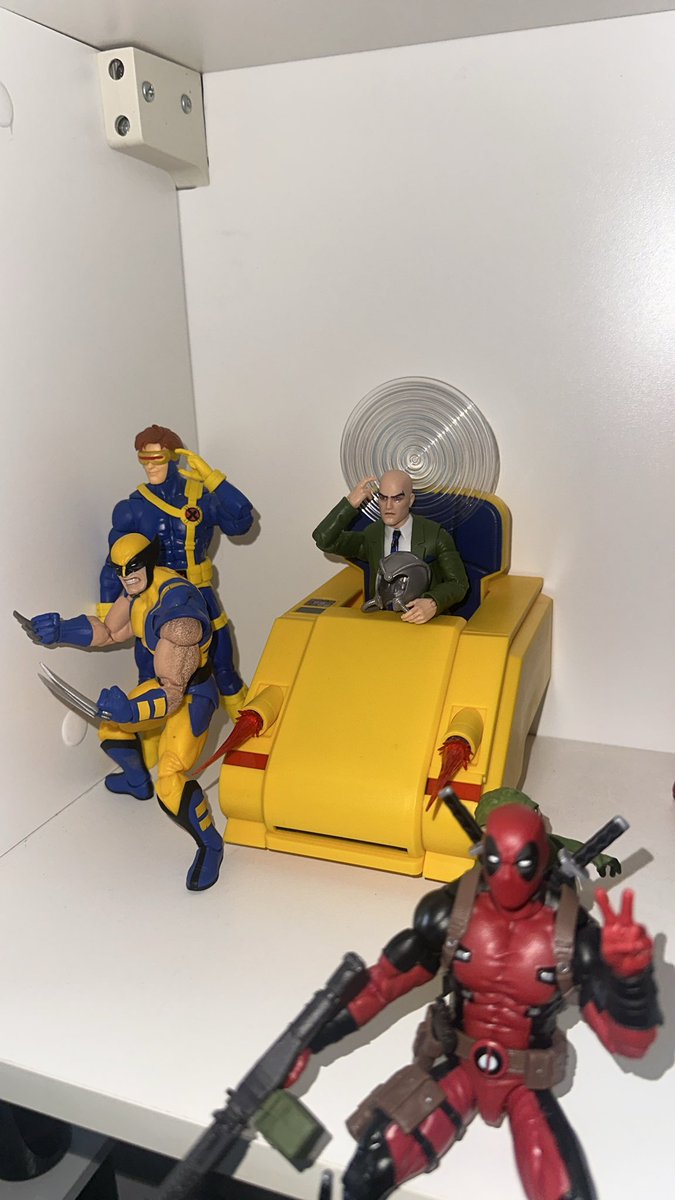samuhalin's tweet photo. Y con la llegada hoy de la Marvel Legends de Charles Xavier exclusiva de la SDCC!!
Se van formando los equipos🤩 https://t.co/0c4wns1oUO