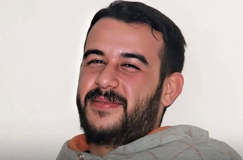olumsuzsehitler's tweet photo. Apo piçinin posterini astırmamak uğruna şehit düştü. Hakkını helal et, yiğidim.

Şehit Fırat Yılmaz Çakıroğlu. https://t.co/cHFrNjuaeZ
