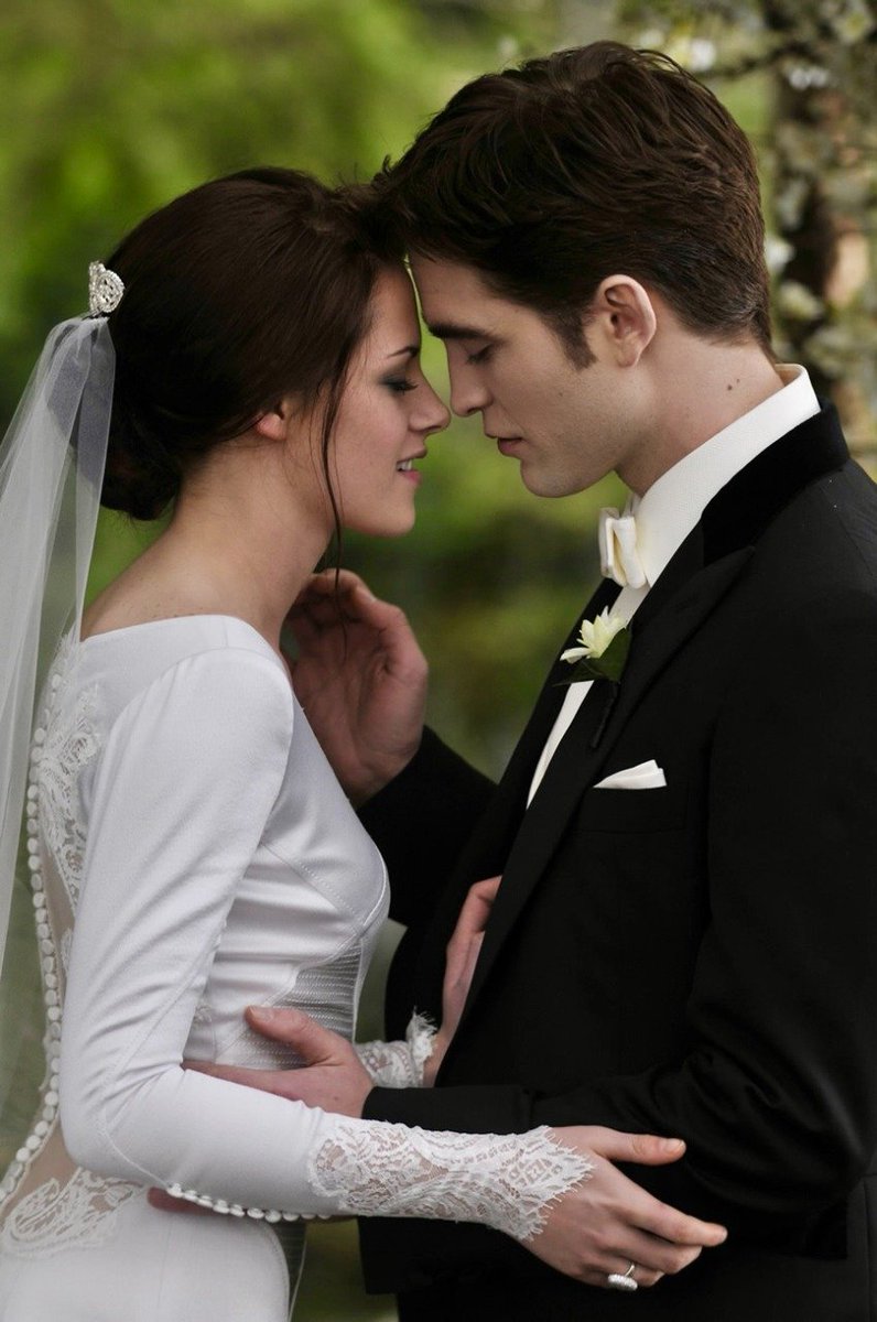 updatecultura's tweet photo. Há 20 anos, Edward e Bella Cullen se CASAVAM. https://t.co/rhtOhZ11ln