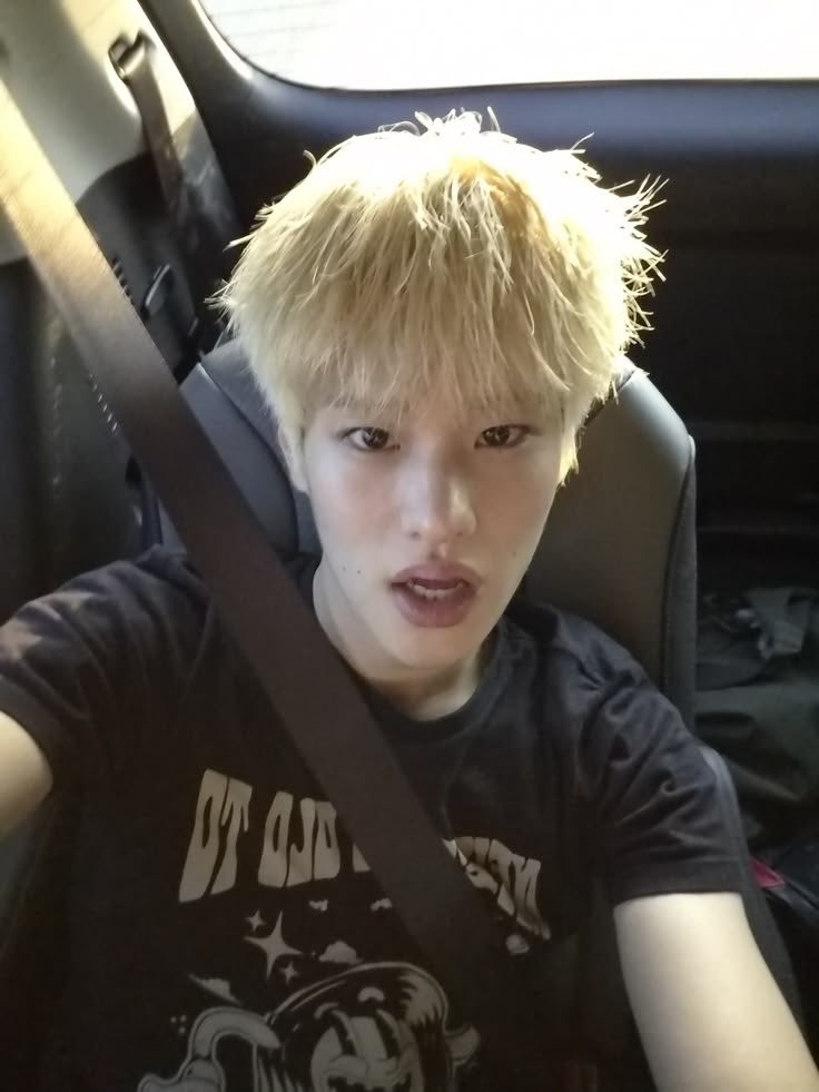 mondaenie's tweet photo. “ ออกไปข้างนอกมีคนมาจีบรึป่าว ”
“ พี่ หนูหึง ”
“ จะแต่งหล่อไปไหน ”

คนพูด                                                    ผม https://t.co/imvcv3p4pT