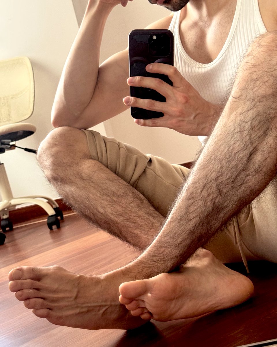 LATINFEETASSCK's tweet photo. Hello followers! How are you doing? 🦶🦶 https://t.co/W1V6D0kRNE