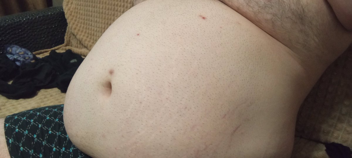 immobileboy's tweet photo. Just ate 2 kg of manti and washed it down with 1 liter of cola. A little more and I’d burst 😅😍 I love feeling full to the limit every single time🐷😍

#foodbaby #fullbelly #gainer #weightgain #feederism #140kg #stuffed https://t.co/hvB9CkBazc