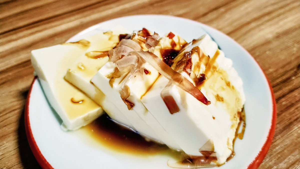 007SEKAI's tweet photo. 昨日の夜ご飯🍚
🦜サラダ
🦜鶏もも肉の唐揚げ
🦜かぼちゃの天ぷら
🦜冷奴
ご馳走様(*˘︶˘人)でしたッ♡
#昨日のごはん　#おうちごはん
#夜ご飯　#晩ご飯　#料理　#サラダ
#鶏肉　#鶏もも肉　#唐揚げ　
#からあげ　#天ぷら　#かぼちゃ
#揚げ物 　#冷奴　#豆腐　#とうふ https://t.co/Gn3MPu9N4g