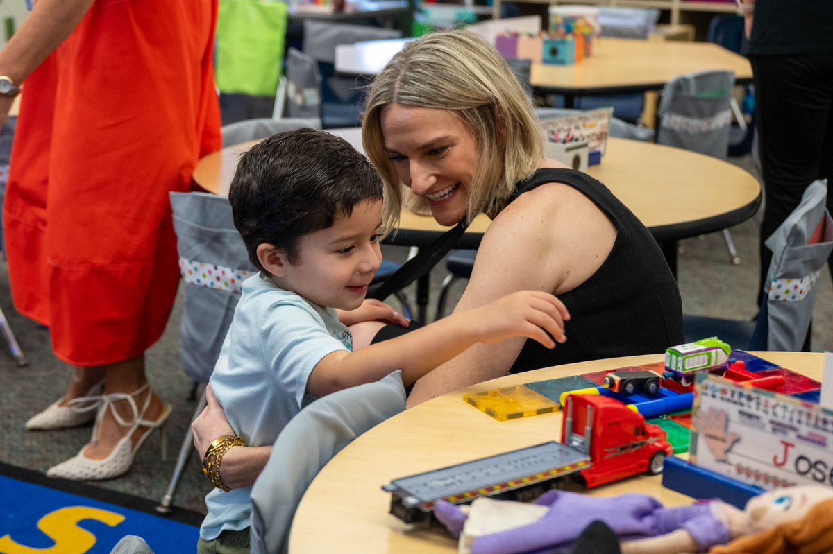 jenny_mcgown's tweet photo. The sweetest smiles on our littlest learners faces this morning 📷 Loved visiting Grace England Early Childhood Center and seeing our caring educators welcome students with smiles, patience, and lots of love. #KleinFirstWeek https://t.co/swDV2Z8uMu