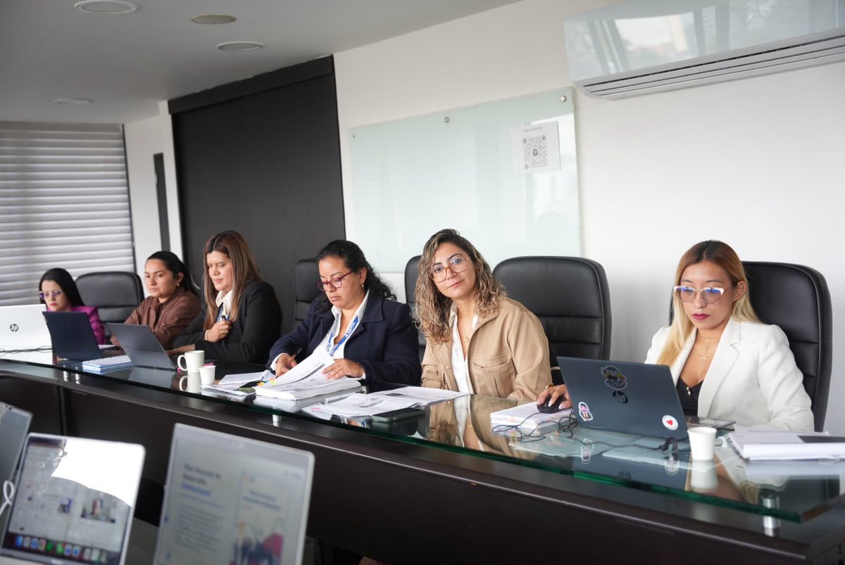 ESAPOficial's tweet photo. Esta propuesta innovadora en este campo de estudio busca formar profesionales que comprendan que la gestión pública no puede aplicarse de la misma manera en todos los territorios, sino que deben enternderse las multiples cosmovisiones y formas de organización en regiones como el departamento del Cauca, habitado por diversas comunidades indígenas, por ejemplo.