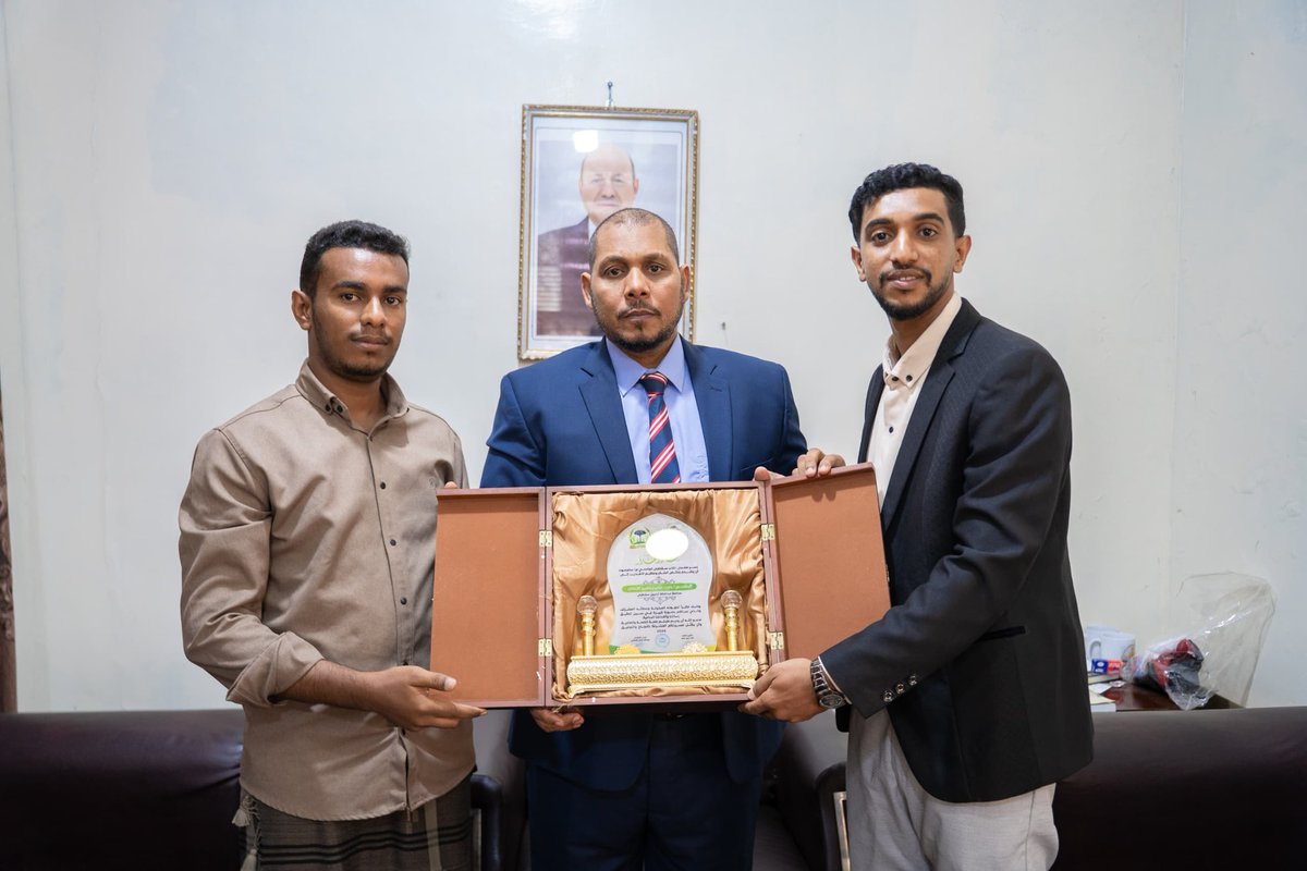 AlthqlyM's tweet photo. منتدى طلاب سقطرى الجامعي بحضرموت يكرّم المحافظ الثقلي تقديراً لجهوده

https://t.co/g8ywxNKK7k https://t.co/T2RWYQ1Elo